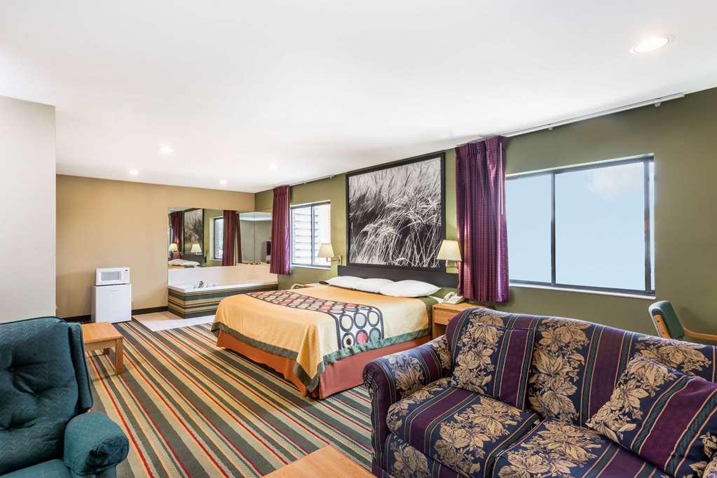 Super 8 By Wyndham Chanute Номер фото